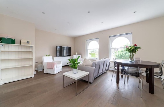 Spacious Modern One Bedroom Flat in Chelsea