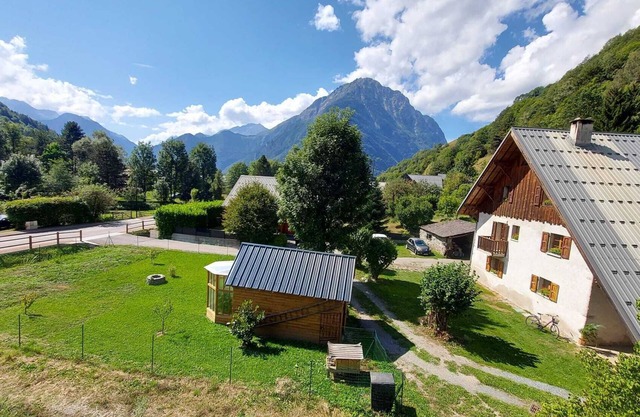 Spacious Mountain Gîte Vermarine ideal for families, Cycle and Ski sleeps to 10