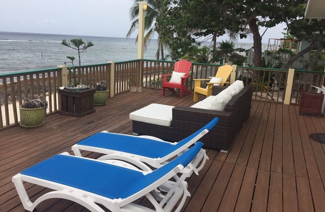 SPACIOUS OCEAN FRONT PROPERTY-RUM POINT DRIVE w/Private Beach. Pet Friendly.