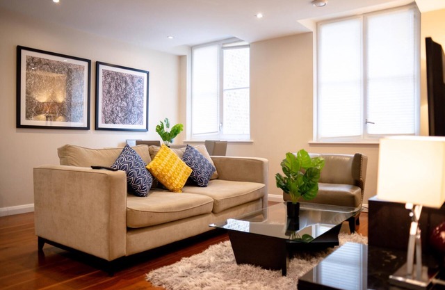 Spacious One Bedroom Apartment in Chancery Lane