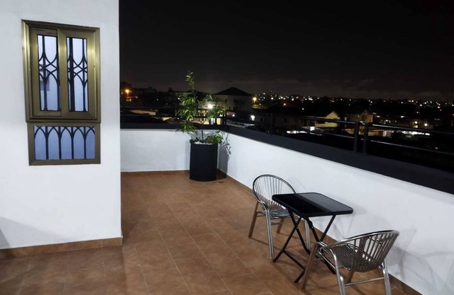 Spacious & Outstanding 3-bed Furnished Apartment