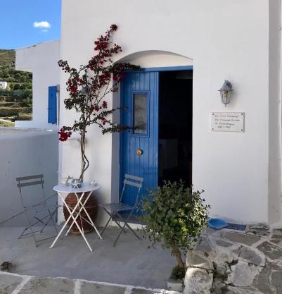 Spacious Paros, Lefkes house with awesome view