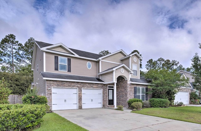 Spacious Pooler Home w/Family-Friendly Perks