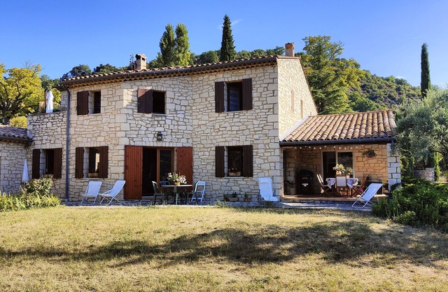 Spacious Provencal house ideal for a stay with friends or family