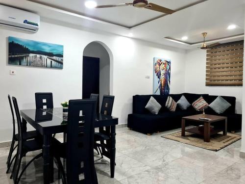 Spacious Quiet & Cozy- Close to Highway-Parking