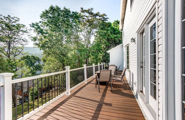 Spacious Riverview Escape: Just Half Mile to Harpers Ferry National Park Center