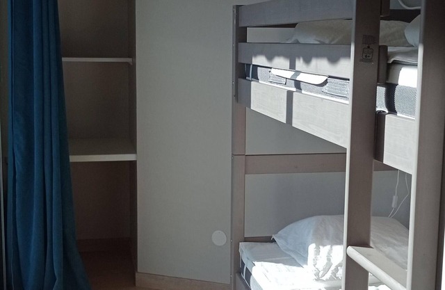 Spacious, sunny apartment in the center of town, 150 meters from the beach
