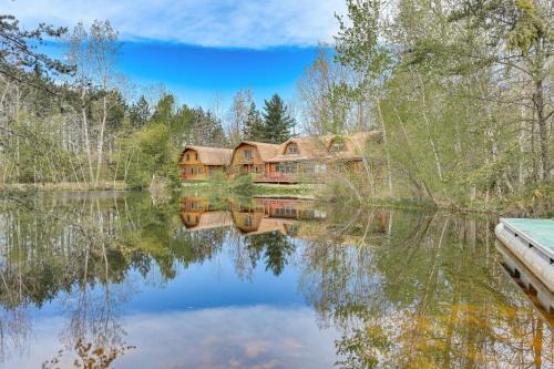 Spacious Sterling Cabin Game Room, Private Pond!