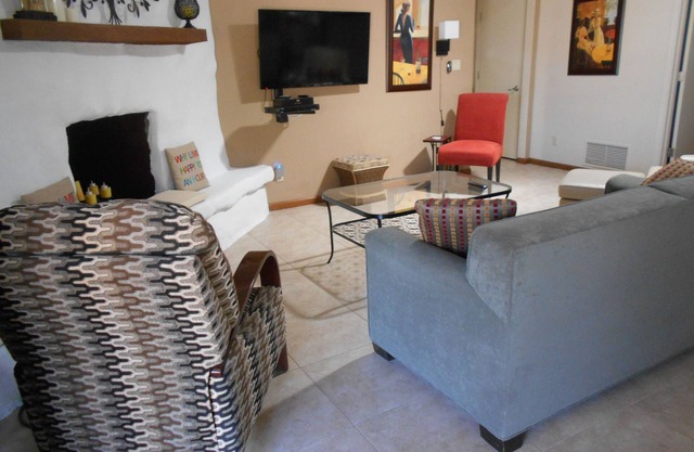 Spacious Stylish 1 level 3/2 Patio Home, Storage Pool Hot Tub Not a condo.