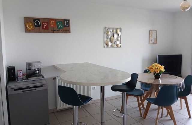 Spacious T3 Balcony Private Parking, 5 minutes from the metro to downtown!