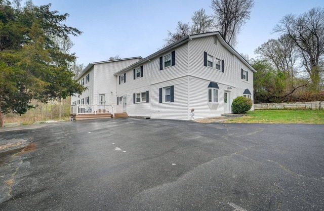 Spacious Triangle Townhome - Near Hiking & Golf!