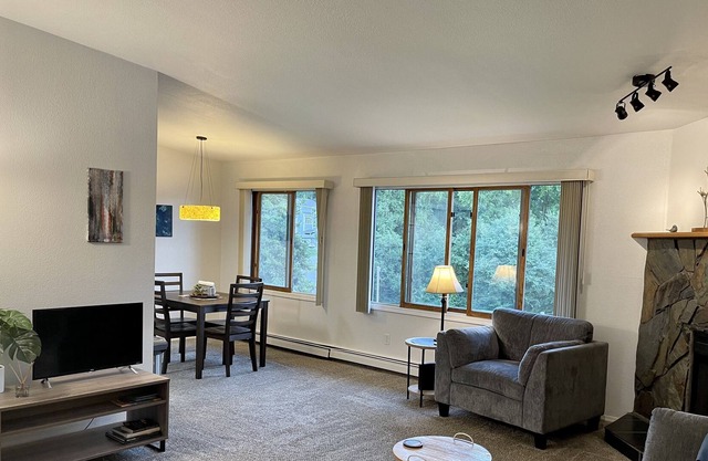 Spacious Two Bedroom Condo with a Beautiful Views
