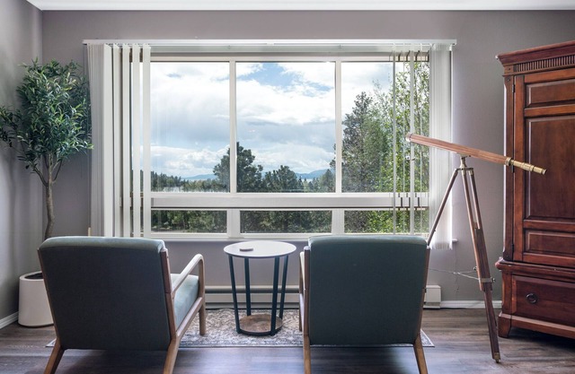 Spacious, updated condo w/private balcony, A/C & lots of light - Marina Cay Retreat Flathead Lake