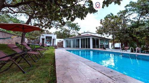 Spacious Villa with Pool and Sports Area