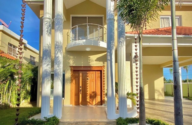 Spacious villa at 25 mts from Atlantic ocean