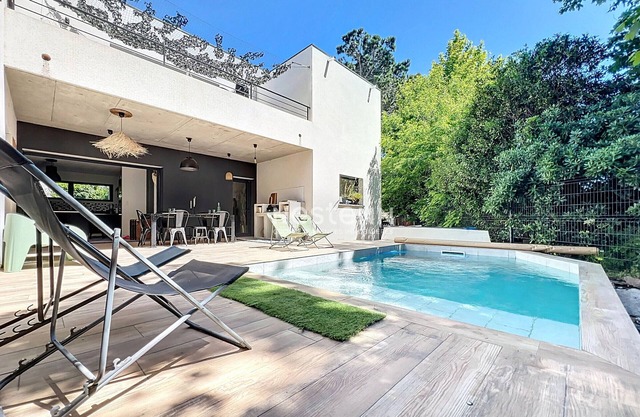 Spacious Villa in Baho with Pool, 5 Ensuite Bedrooms, Modern Kitchen & Terrace