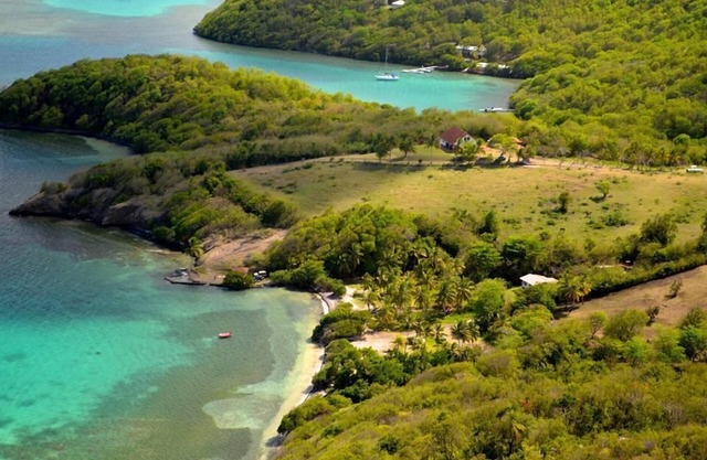 Spacious villa with breathtaking views of the sea and the islets