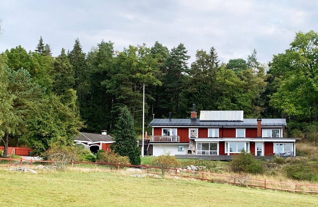 Spacious villa with sea view at Skarpö, Vaxholm | SE13002
