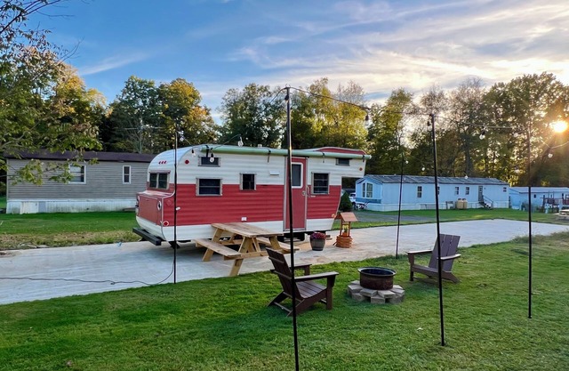 Spacious, Vintage Restored Camper! Sleeps 5, Quiet Campsite, Near Fishing.