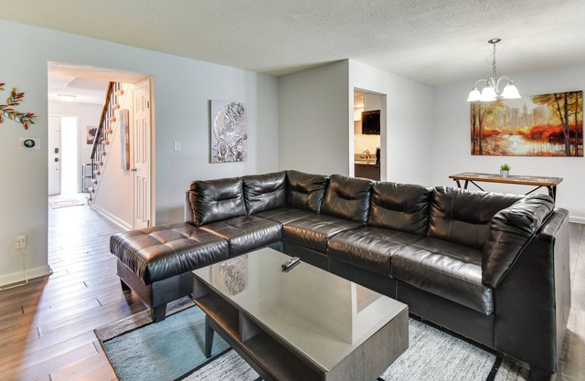 Spacious Virginia Beach Home: 3 Mi to Town Center