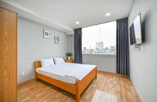 Spacious Apartment 1 bedroom - 65m2 - Le Van Sy, district 3 - Walk to Everywhere