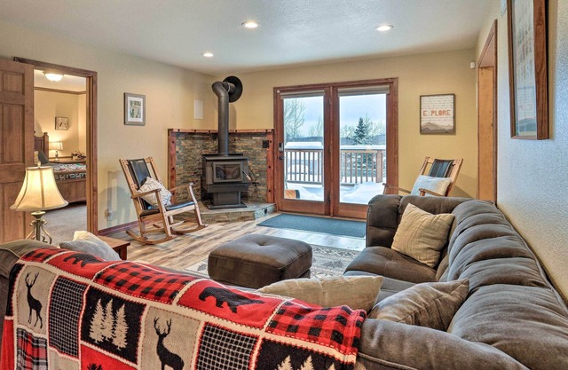Spacious Wasilla Home - 3 Mi to Downtown!