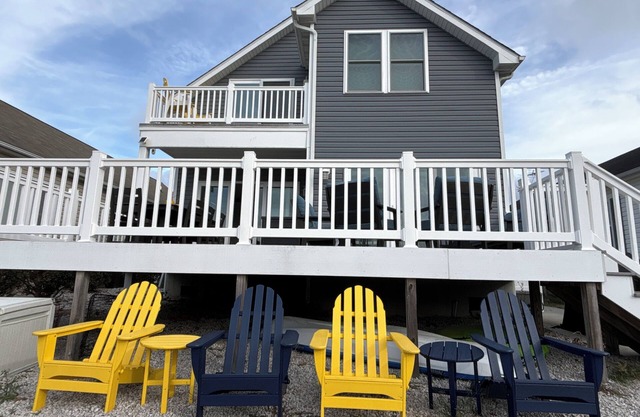 Spacious waterfront home, Walk to beach, restaurants and more.