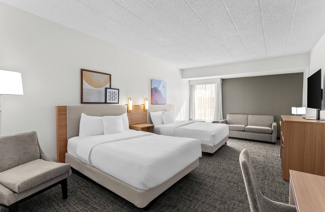 Spark by Hilton Des Plaines Chicago O'Hare