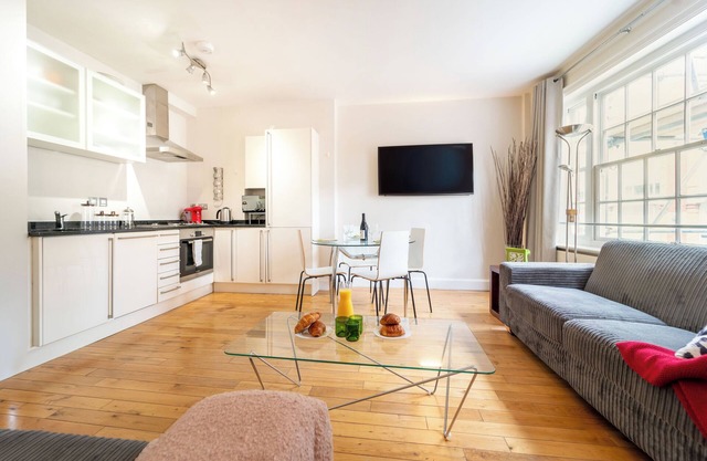 Specious 1 bedroom apartment with a balcony in Prime location. Pet friendly!