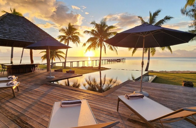 Spectacular seafront property with swimming pool and private pontoon.