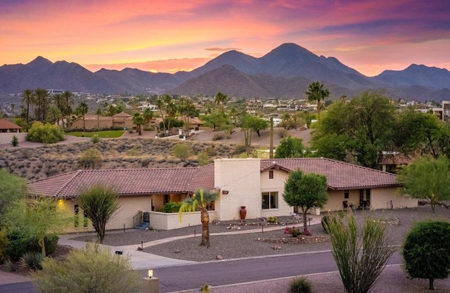 Spectacular Views! Top Notch Comfort. Heated Pool. Game Room. Private. Spacious.