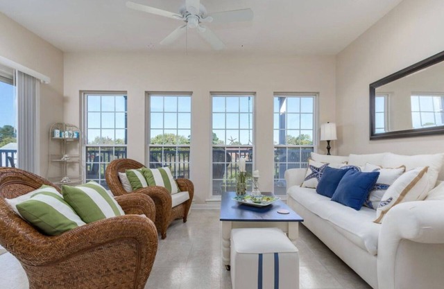 Spectacular well stocked townhouse minutes from Bethany Beach