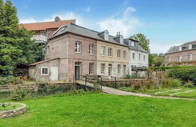 Spend a wonderful vacation in a comfortable vacation home with historical flair.