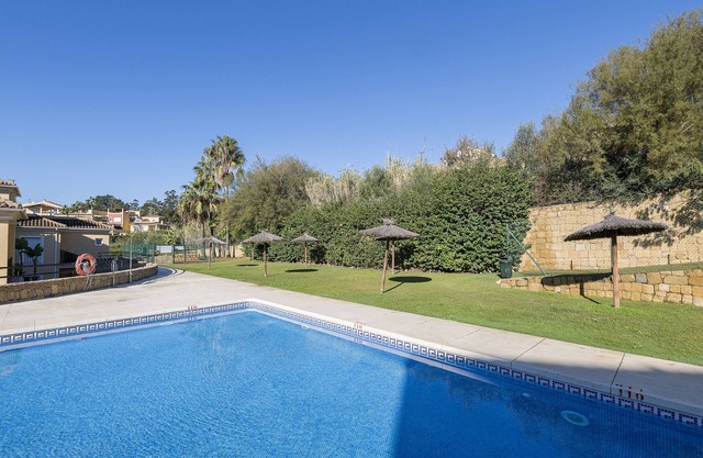 SPIKES - Large apartment in resort with shared pool close to the beach - Free Wifi