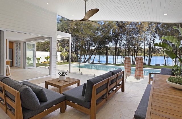 SPLASH - LAKEFRONT WITH POOL