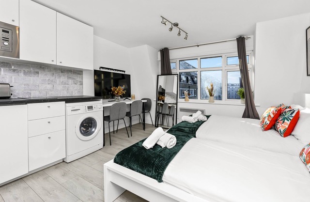 Spleandid Studio Flat In Central London