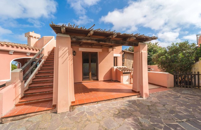 Splendid 2-Storey Villa in Centre with Terraces, Sea View & Air Conditioning