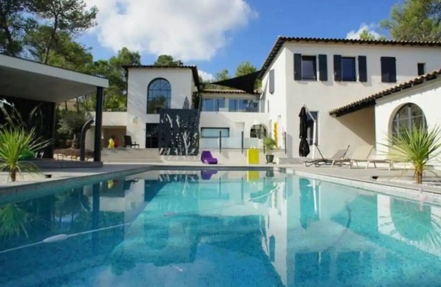 Splendid spa villa, swimming pool, home cinema, gym and games