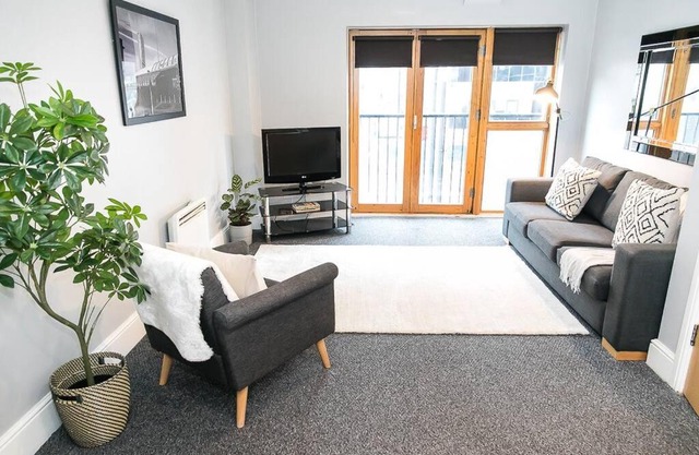 Splendid Spacious 1 Bed Flat