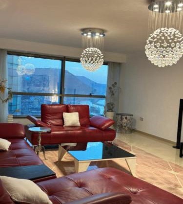 Splendide appartement style new-yorkais de 180 m2 à mobilart vue mer pour famille uniquement