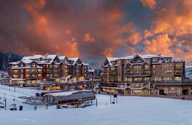SPRING BREAK - SLOPESIDE Luxury Ski-in/Ski-out- Grand Colorado Peak 8 - SLEEPS 4