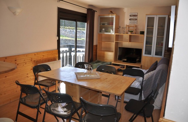 St LARY SOULAN, PLA D'ADET apartment at the foot of the slopes, full exposure