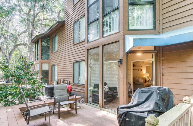 St Simons Island Condo w/ Deck, Near Beaches