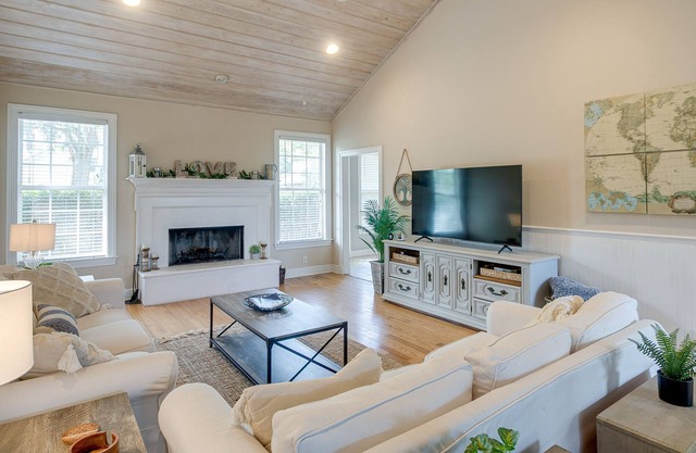 St Simons Island Vacation Rental: 5 Mi to Beach!