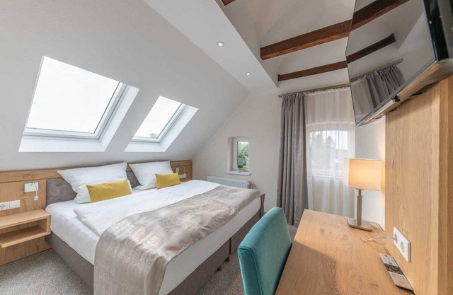 Standard double room 14 (attic left) - 24/7 self-check-in, 14008