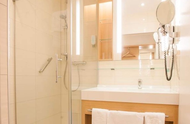 Standard double room - Quellenhotel Heiltherme Bad Waltersdorf