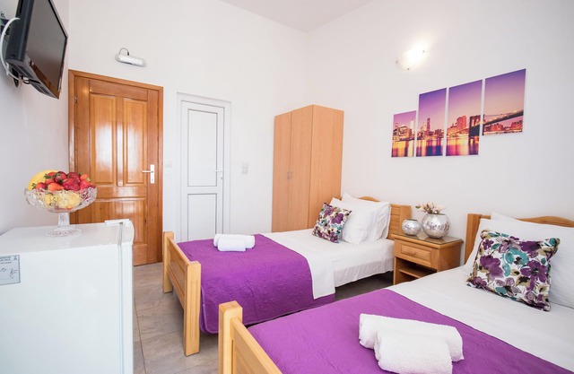 Standard Double or Twin room, Centre of Bar