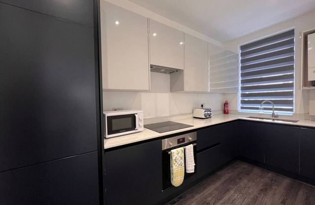 Star London Finchley Road 3-Bed Oasis with Garden