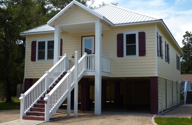 Stargazer - Steinhatchee Landings, Sleeps 10nCottage is directly behind the pool