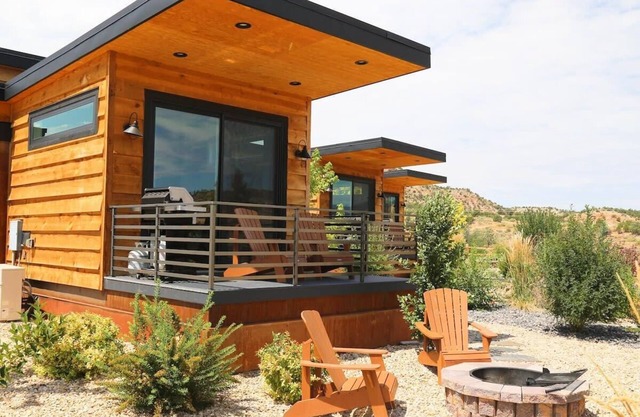 Stargazing Tiny Loft—Near Grand Staircase